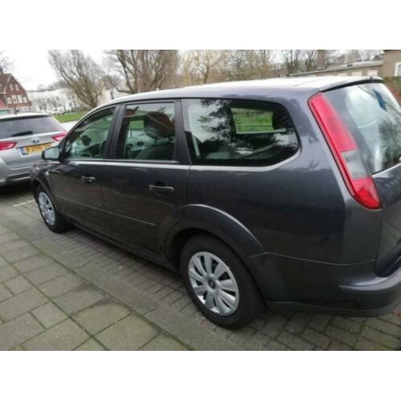 Ford Focus 1.6 74KW Wagon 2008 Grijs