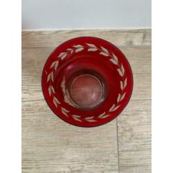 Boheems rood glas met Hert gravure curve model