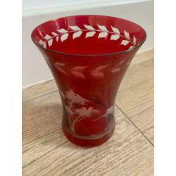 Boheems rood glas met Hert gravure curve model