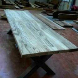 Te koop verschillende boomstam epoxy tafels houten eettafel