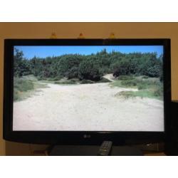 LG tv 42inch 107 cm