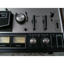 AKAI GX-4400 D deck.