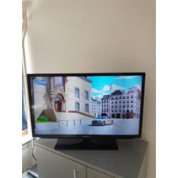 SAMSUNG SMART LCD TV FULL HD 32INCH 82cm