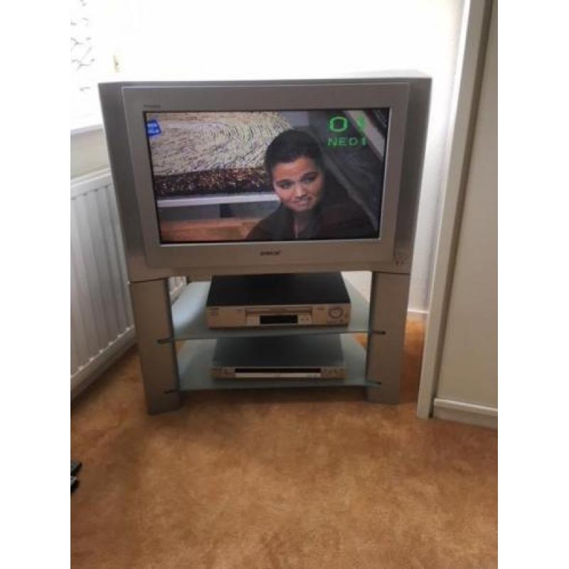 Te koop mooie Sony TV inclusief meubel.