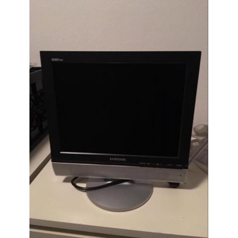 Een goedwerkende lcd tv te koop aangeboden.