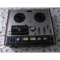 AKAI GX-4400 D deck.