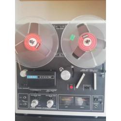 Akai 1721W bandrecorder met ingebouwde versterker