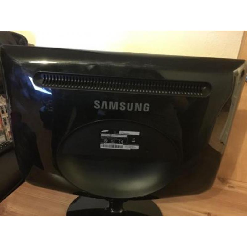 Samsung Syncmaster 2232BW 22 inch computer monitor