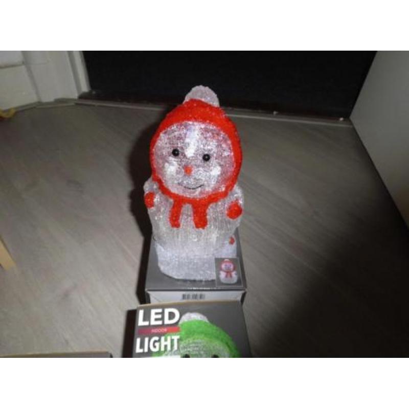 sneeuwpop met ledverlichting (16 cm)