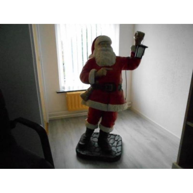 polyester kerstman met lantaarn 125 cm