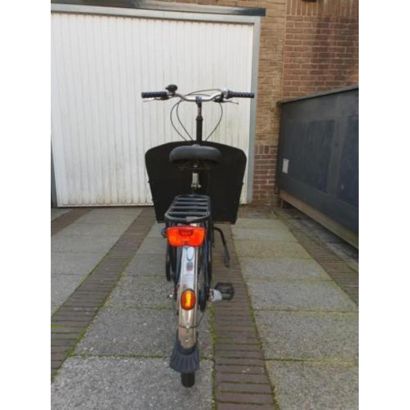 Tweewielige bakfietsweb bakfiets, goed onderhouden