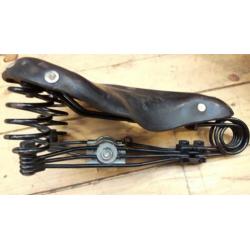 Vintage leren Bakfiets groot zadel. Leather bicycle saddle