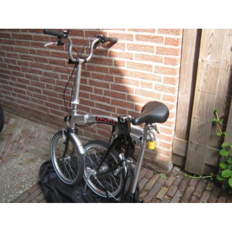 Twee vouwfietsen buzbike