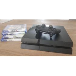 Te Koop Ps4 500GB met 4 games plus 2 controllers.