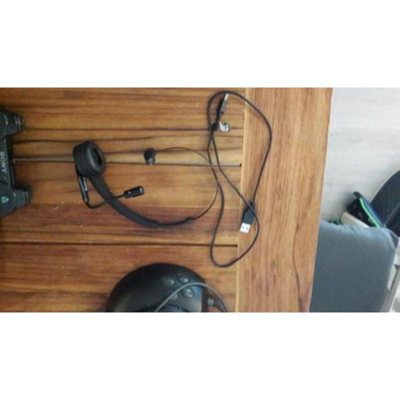 playstation3 +1controler ,headset en knuppel