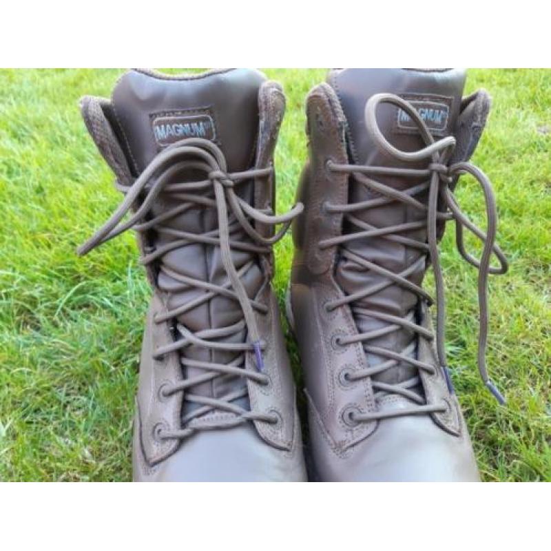 militaire schoenen Magnum